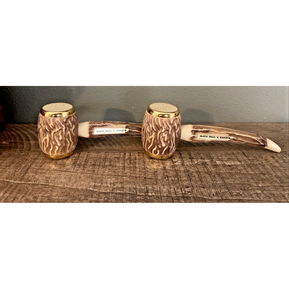 VTG Souvenir Smoking Pipe Salt & Pepper Shakers Black hills S. Dakota